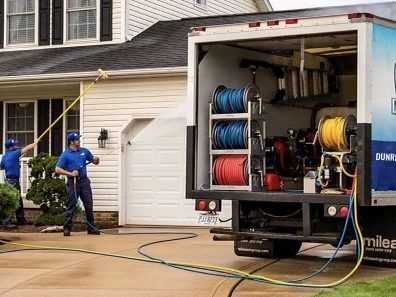Dunrite Pressure Wash service truck and crew in Fresno, CA